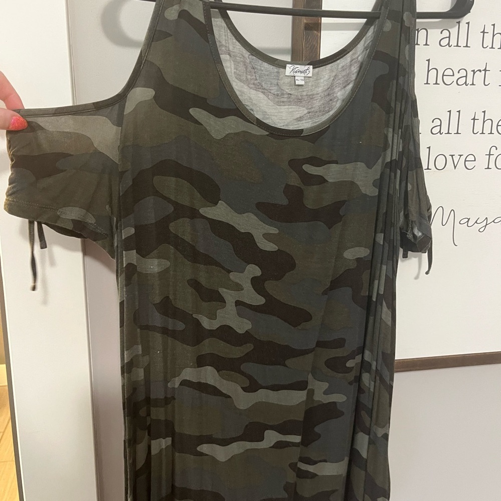 Camouflage Cold Shoulder Top XL